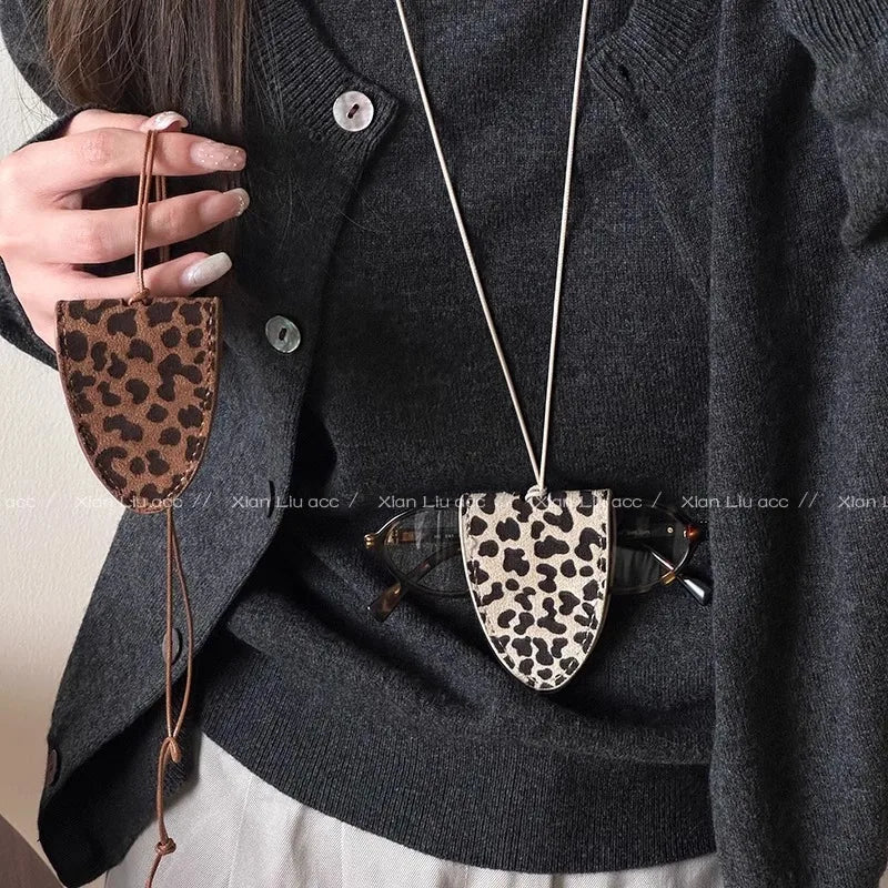 Leopard Eyeglasses Storage Bag Pendant Hanging Neck Glasses Clip Pendant Durable Glasses Clip Simple Hanging Neck Pouch