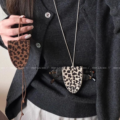 Leopard Eyeglasses Storage Bag Pendant Hanging Neck Glasses Clip Pendant Durable Glasses Clip Simple Hanging Neck Pouch