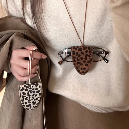 Leopard Eyeglasses Storage Bag Pendant Hanging Neck Glasses Clip Pendant Durable Glasses Clip Simple Hanging Neck Pouch